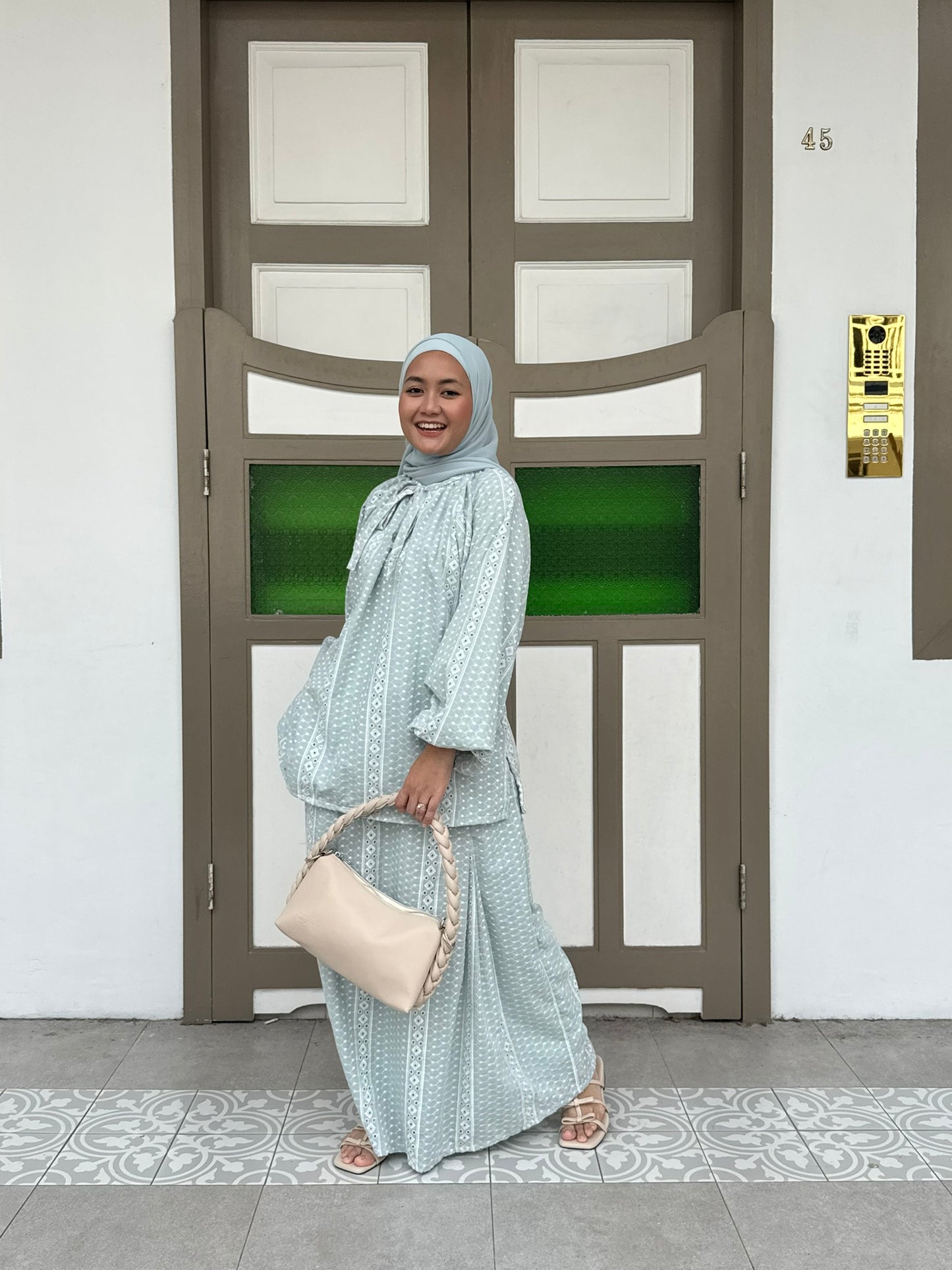 Lestari Adult Set